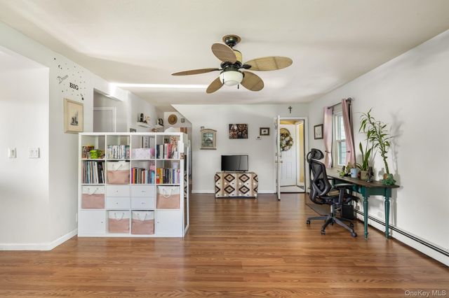 1647 Straight Path, Lindenhurst, NY 11757