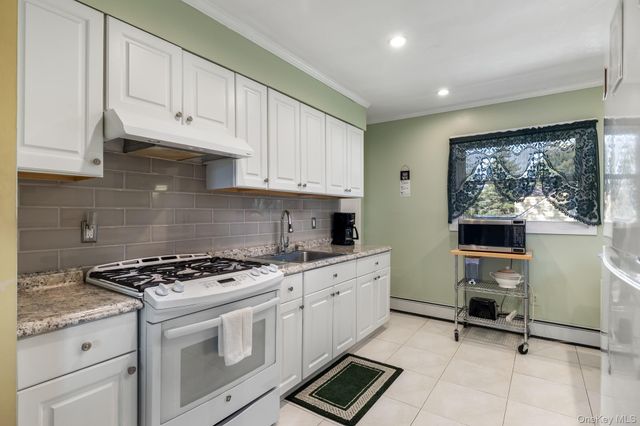 1647 Straight Path, Lindenhurst, NY 11757