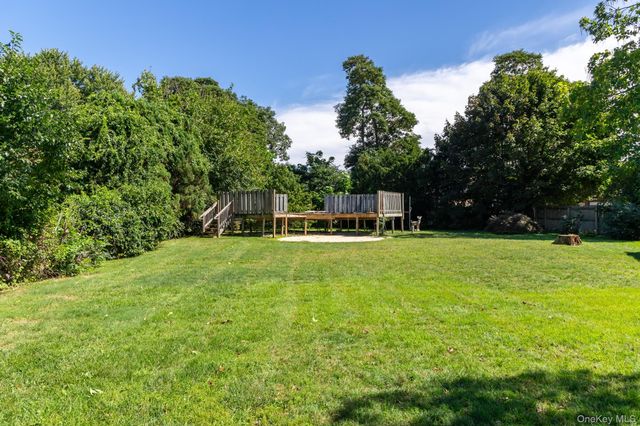 1647 Straight Path, Lindenhurst, NY 11757