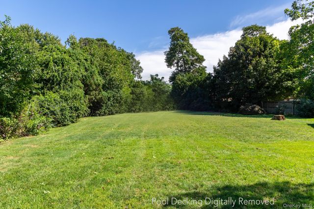 1647 Straight Path, Lindenhurst, NY 11757