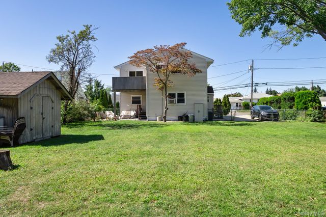 1647 Straight Path, Lindenhurst, NY 11757