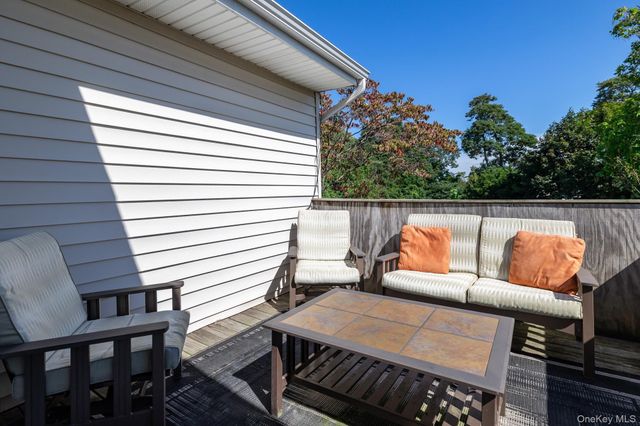 1647 Straight Path, Lindenhurst, NY 11757