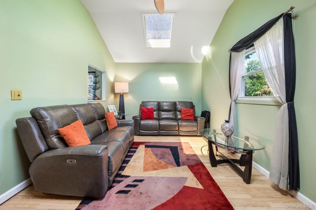 1647 Straight Path, Lindenhurst, NY 11757