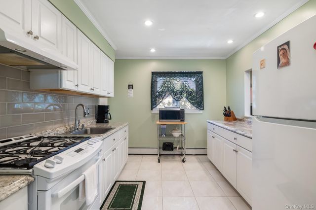 1647 Straight Path, Lindenhurst, NY 11757