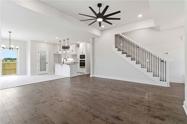 6704 Orange Avenue, Bentonville, AR 72713