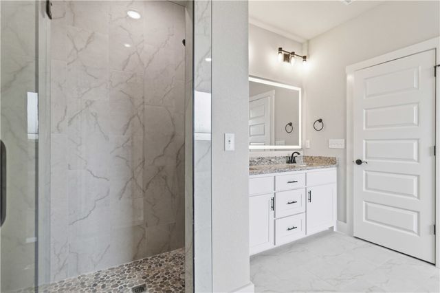 6704 Orange Avenue, Bentonville, AR 72713