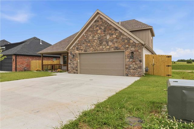 6704 Orange Avenue, Bentonville, AR 72713