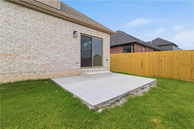 6704 Orange Avenue, Bentonville, AR 72713