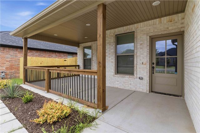 6704 Orange Avenue, Bentonville, AR 72713