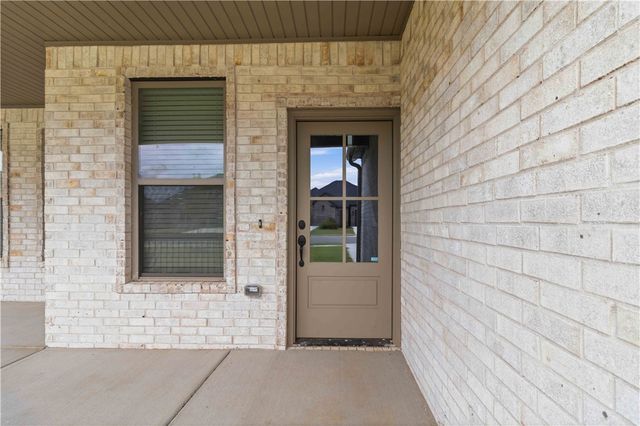 6704 Orange Avenue, Bentonville, AR 72713