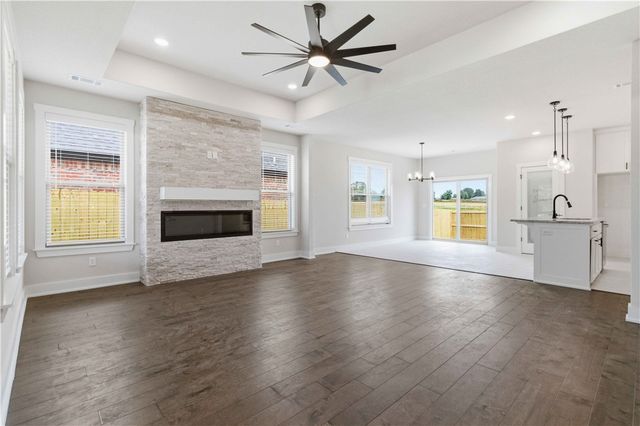 6704 Orange Avenue, Bentonville, AR 72713