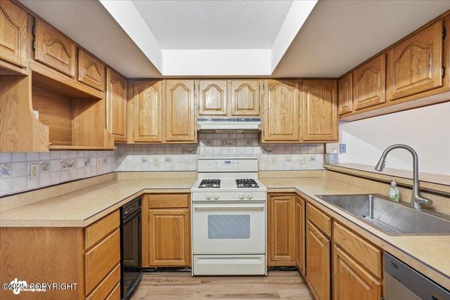 1833 Parkside Drive, Anchorage, AK 99501