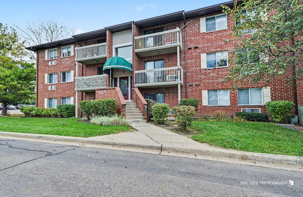 960 N Lakeside Drive 2-A, Vernon Hills, IL 60061 — exterior