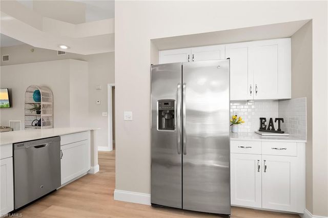 675 Wiggins Lake DR # 201, Naples, FL 34110