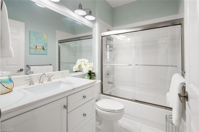 675 Wiggins Lake DR # 201, Naples, FL 34110