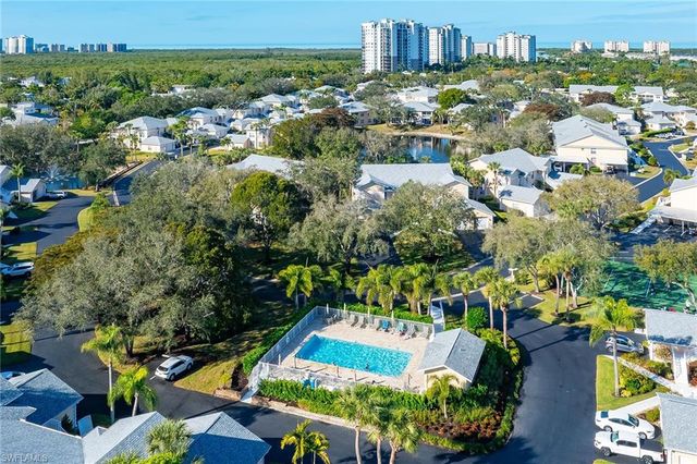 675 Wiggins Lake DR # 201, Naples, FL 34110