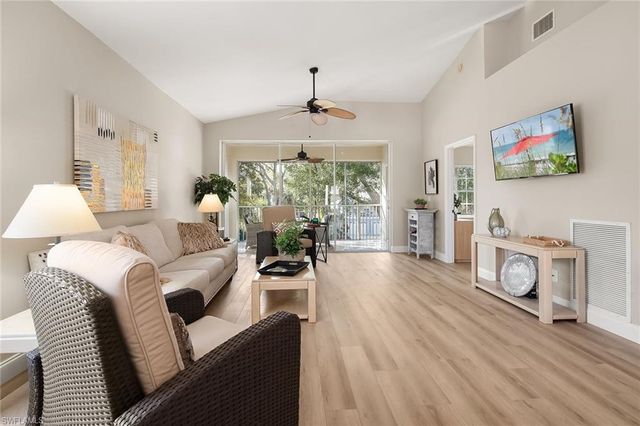 675 Wiggins Lake DR # 201, Naples, FL 34110