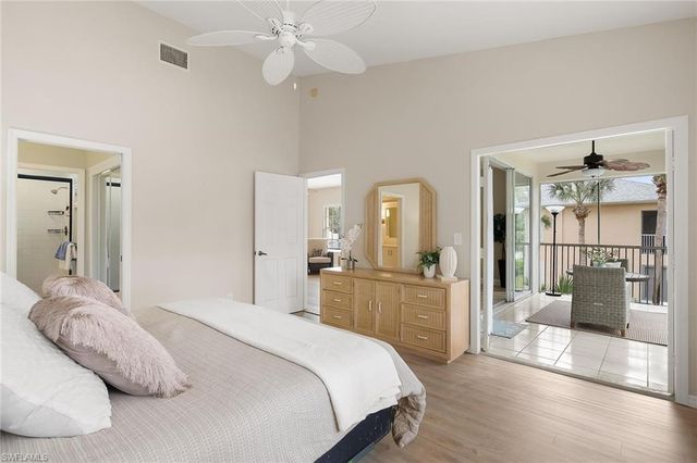 675 Wiggins Lake DR # 201, Naples, FL 34110