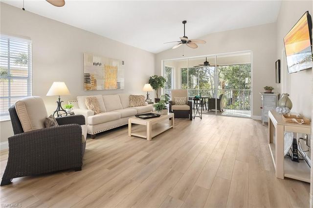 675 Wiggins Lake DR # 201, Naples, FL 34110