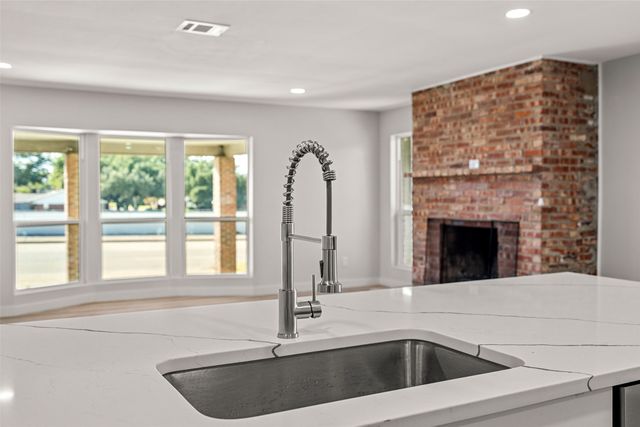 4306 Loop 820, Fort Worth, TX 76109