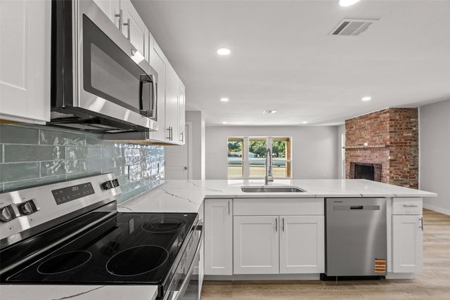 4306 Loop 820, Fort Worth, TX 76109