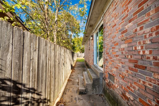 4306 Loop 820, Fort Worth, TX 76109