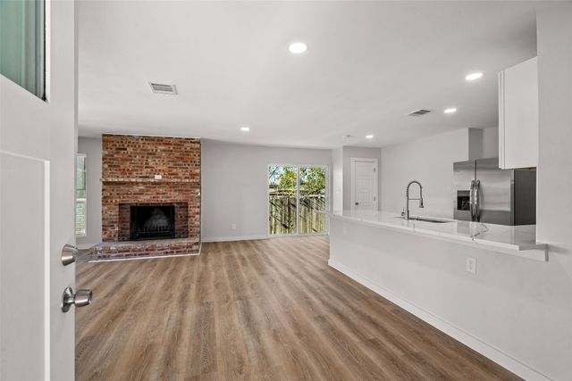 4306 Loop 820, Fort Worth, TX 76109