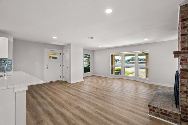 4306 Loop 820, Fort Worth, TX 76109