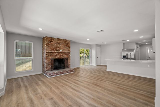 4306 Loop 820, Fort Worth, TX 76109