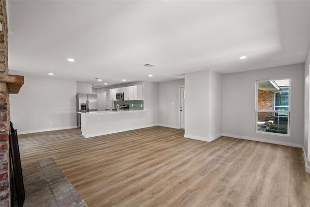 4306 Loop 820, Fort Worth, TX 76109