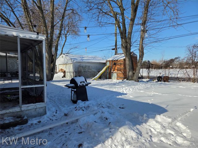 12740 STERLING Court, Oak Park, MI 48237