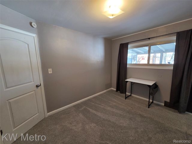 12740 STERLING Court, Oak Park, MI 48237