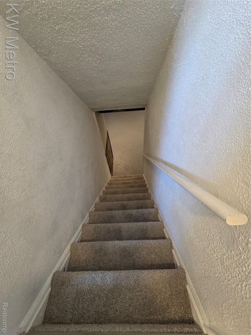 12740 STERLING Court, Oak Park, MI 48237