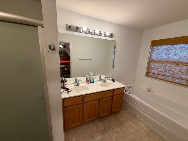 465 Metropolitan Street, Aurora, IL 60502