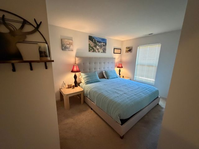 465 Metropolitan Street, Aurora, IL 60502