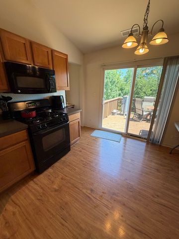 465 Metropolitan Street, Aurora, IL 60502