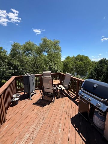 465 Metropolitan Street, Aurora, IL 60502