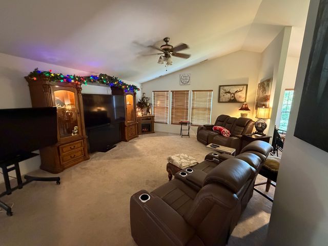 465 Metropolitan Street, Aurora, IL 60502