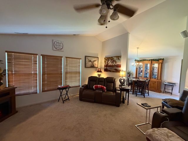 465 Metropolitan Street, Aurora, IL 60502
