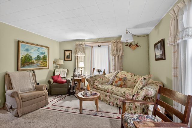 2013 Cooper Road, Jackson, MI 49202