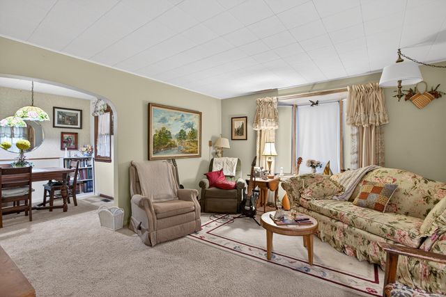 2013 Cooper Road, Jackson, MI 49202