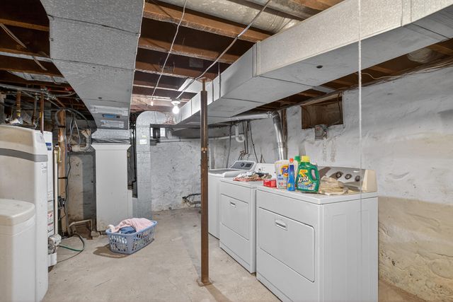 2013 Cooper Road, Jackson, MI 49202