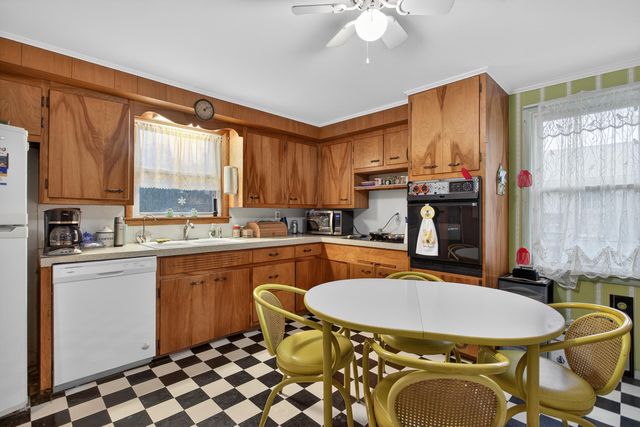 2013 Cooper Road, Jackson, MI 49202