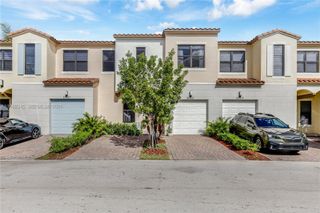 20921 NW 1st Ct, Pembroke Pines, FL 33029