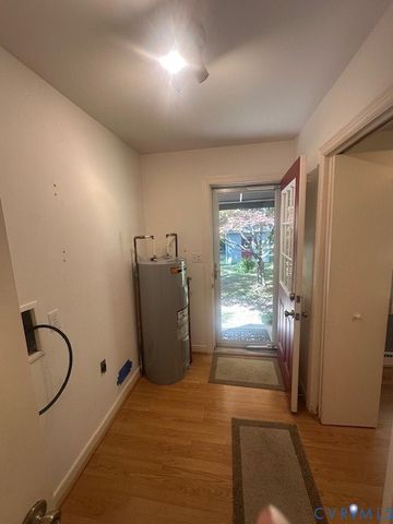 220 Biltmore Dr, Colonial Heights, VA 23834