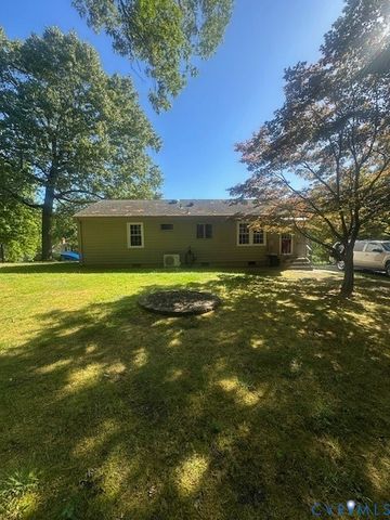 220 Biltmore Dr, Colonial Heights, VA 23834