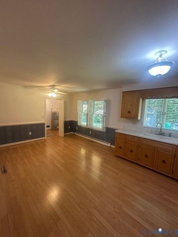 220 Biltmore Dr, Colonial Heights, VA 23834