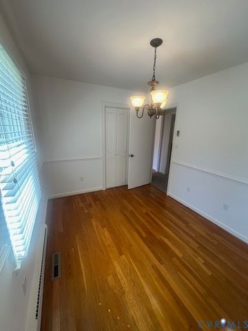 220 Biltmore Dr, Colonial Heights, VA 23834