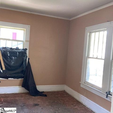 14 Piedmont Avenue, Greenville, SC 29611