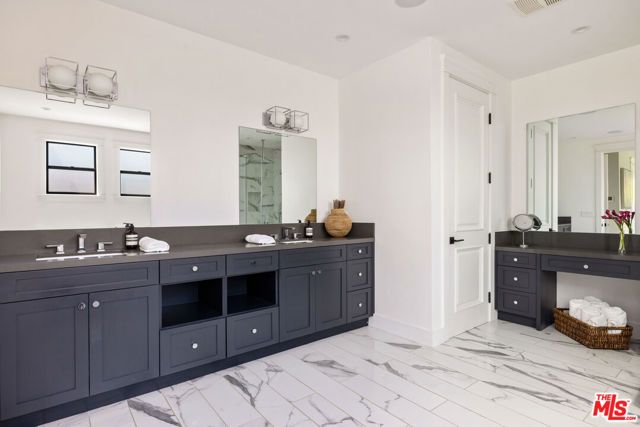 4104 Kraft Avenue, Los Angeles, CA 91604